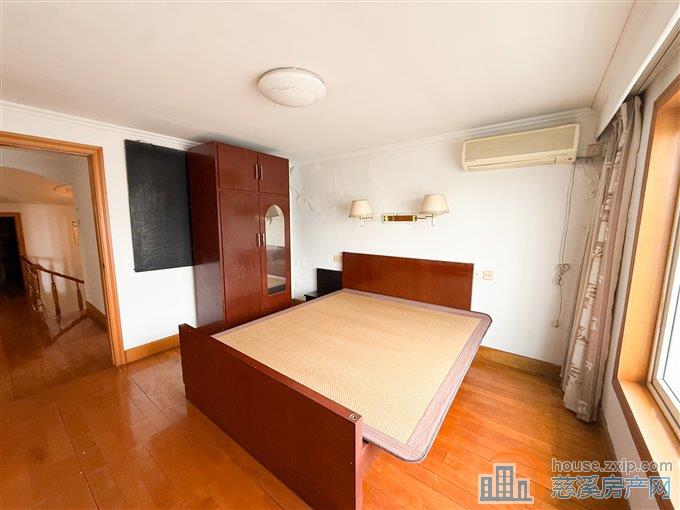 捡漏 白云公寓复老精装 大露台 车库一只