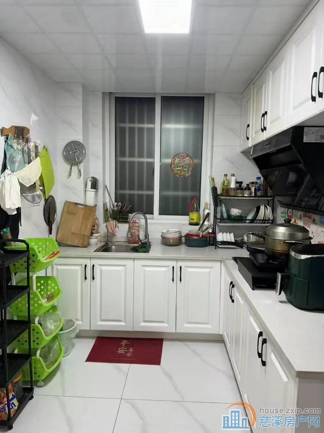 历山舜韵华庭130平四室精装88万