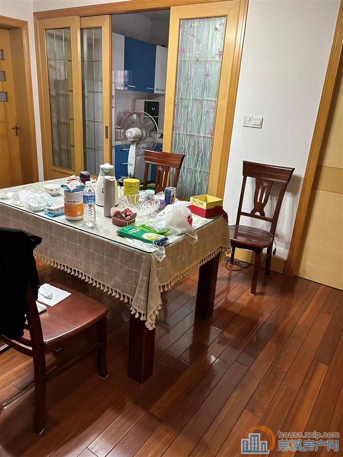 急卖]白云公寓二期3楼精装带车库储藏间