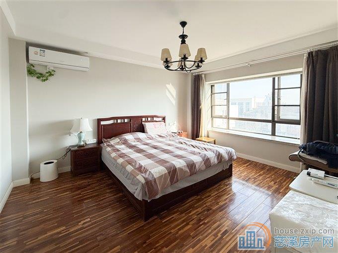 白金湾144平140万绿城物业