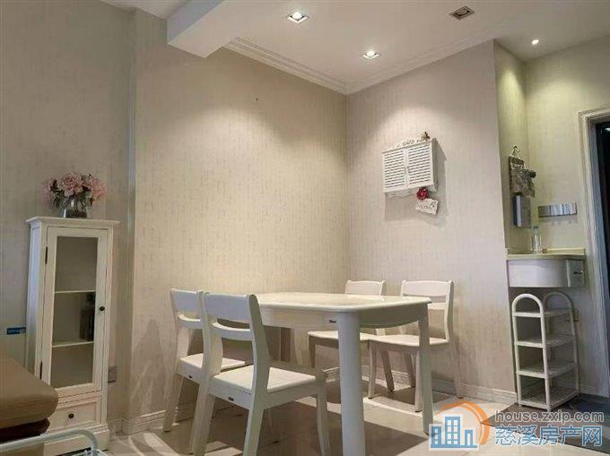 双和家苑中间层带车位杂物间精装新