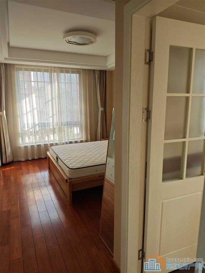 枫华富地126平精装三室二厅二卫168万