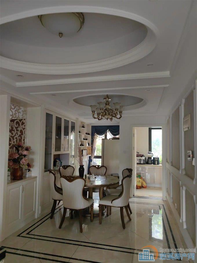 金仕华庭 118平 189万