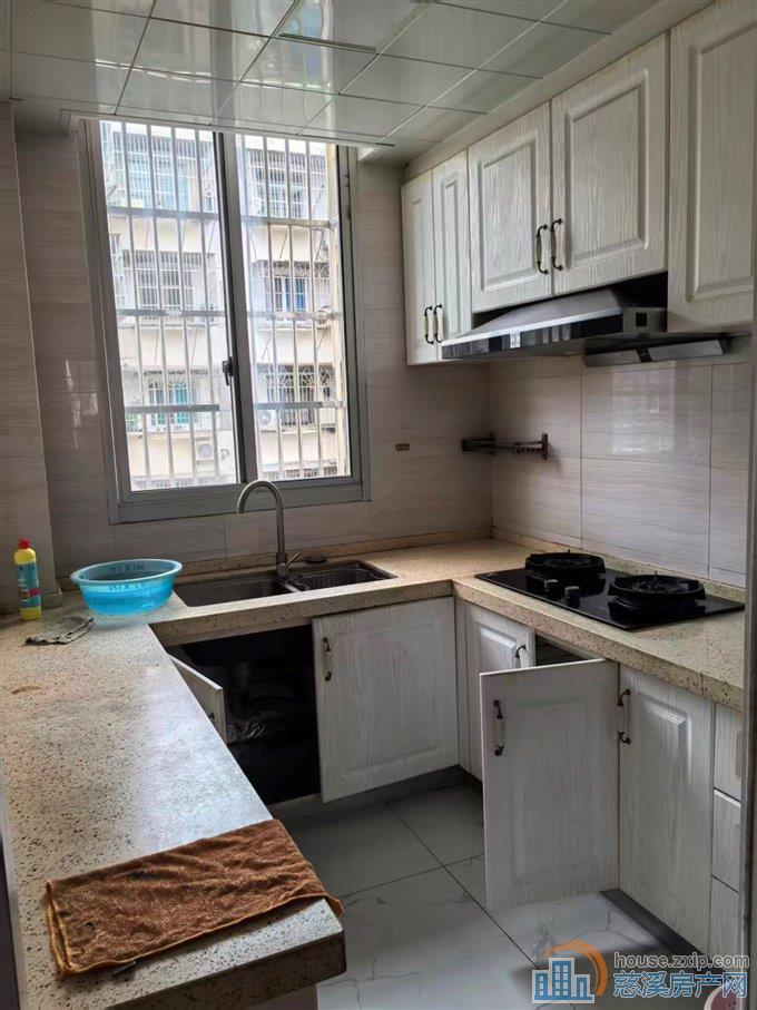 茜苑新村3楼精装2室2厅2000元