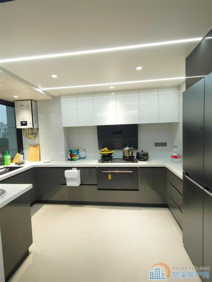 江樾潮启142平方洋房豪装290万满2年