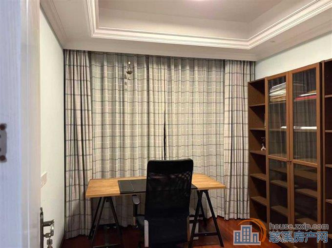 出租金仕华庭3200元，自住房