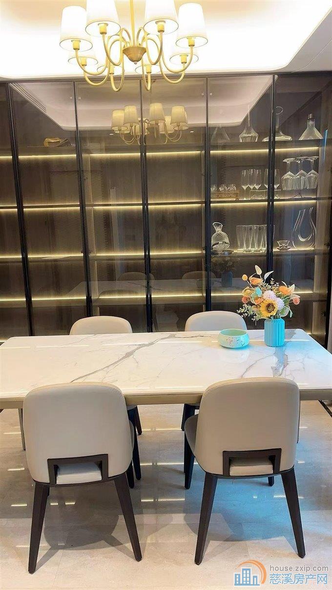 慈澜府东区三室精装带地暖6200包物业