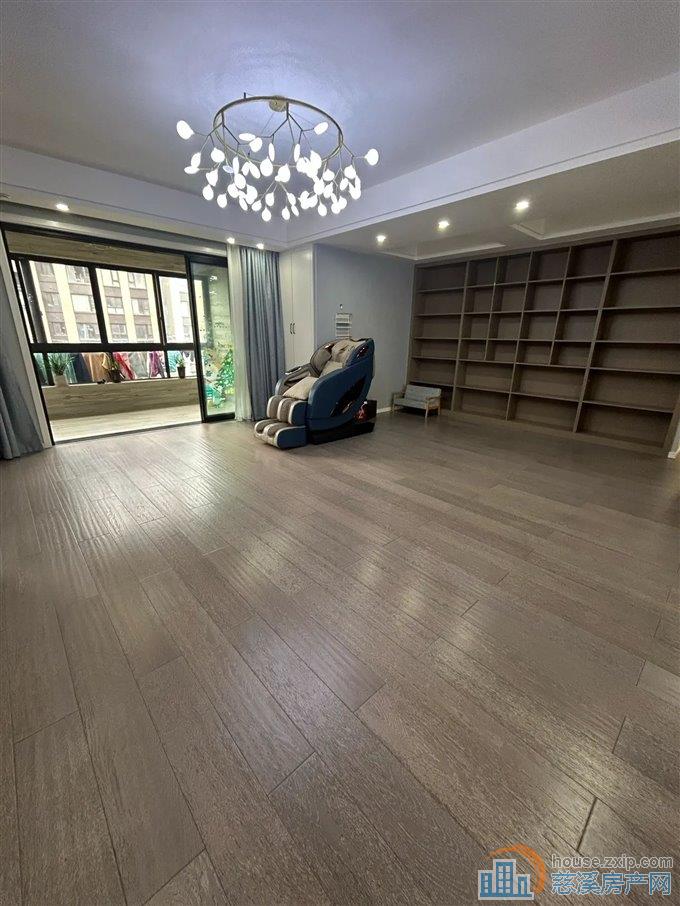 金仕华庭 精装修 中间楼层 一梯两户