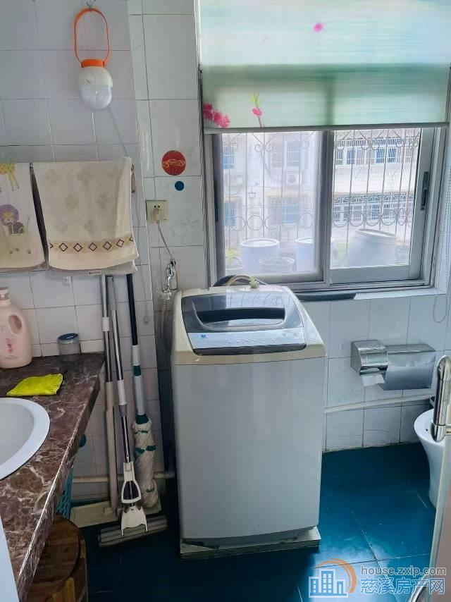 特价，园丁新村直地四楼85平带架空层