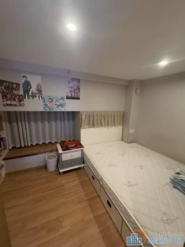 海铂中心53复53平2室56.8万车位