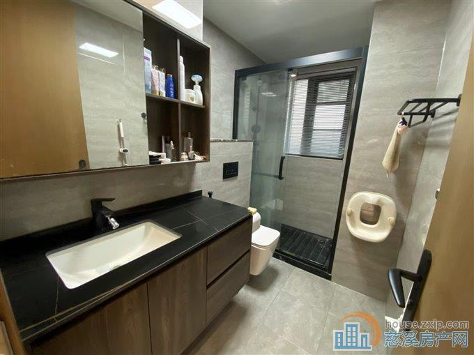 悦华府 142平248万 豪装 好楼层