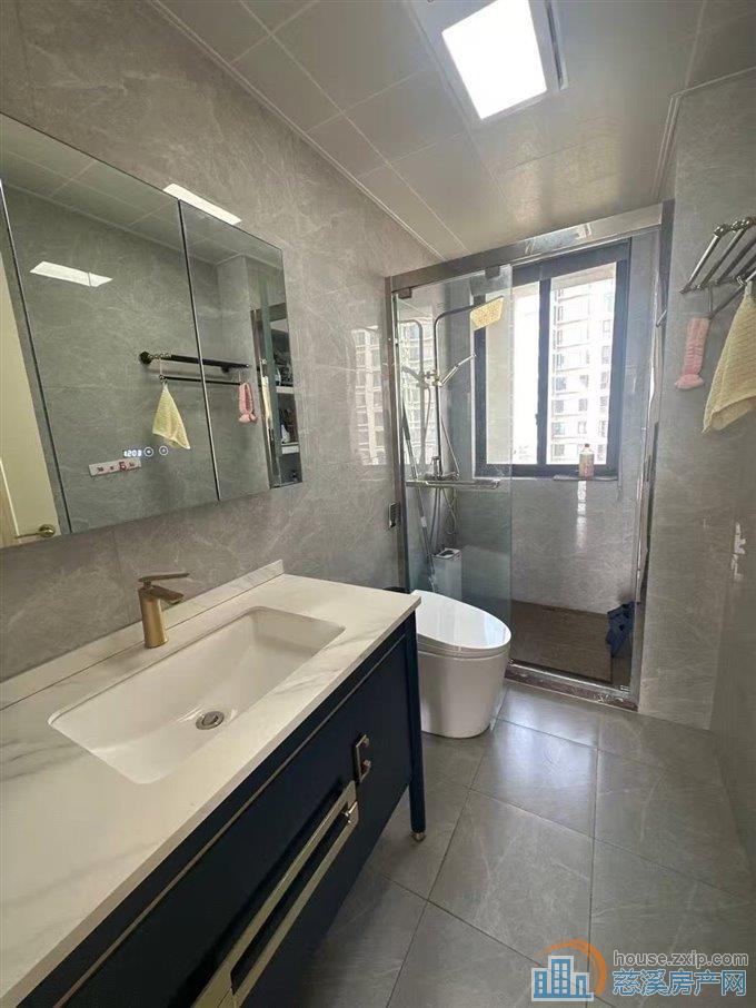 泊江府洋房125平四间朝南精装236万