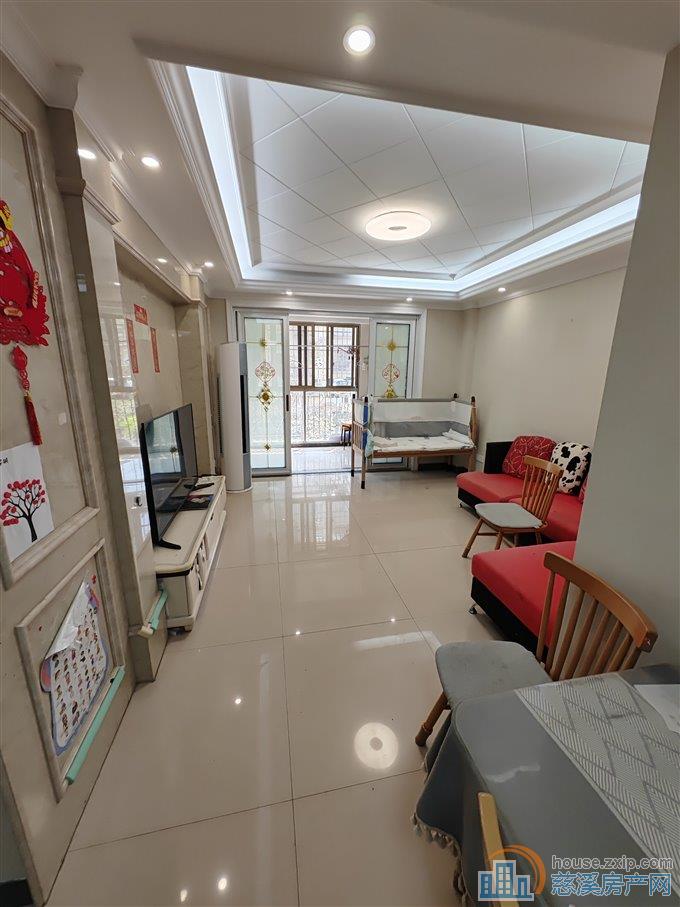 星光家园 86平 两室 2500/月