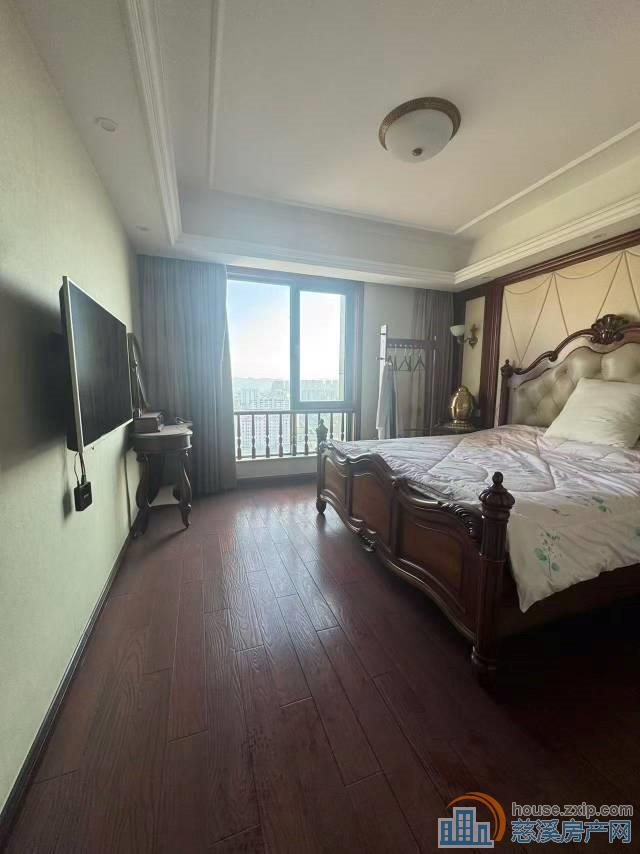 财富中心175平豪装楼层好带车位满2年