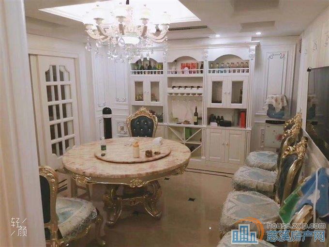 金色港湾227平豪装4室3卫包物业有车位