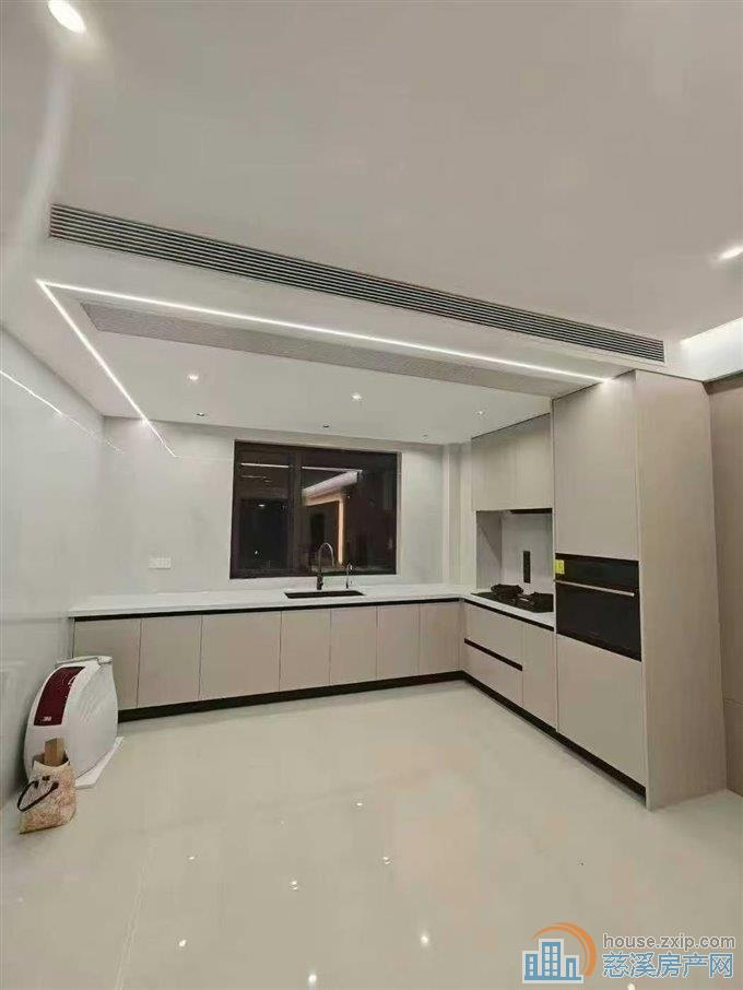 中海湖心半岛好楼层127平全新精装未入住