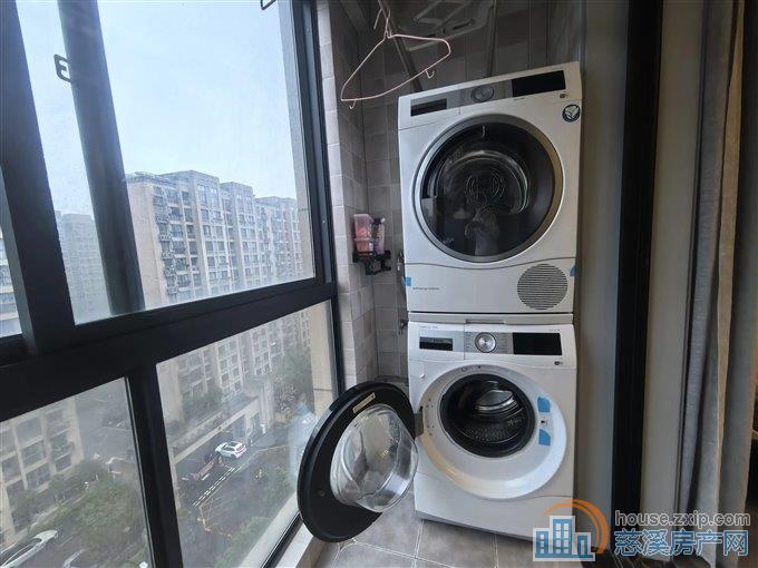 新潮塘南苑160平182万精装送车位