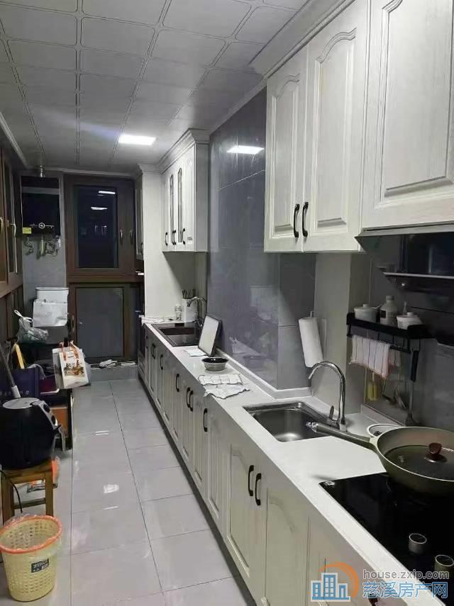 鸣北小区南区146平➕充电车位160万