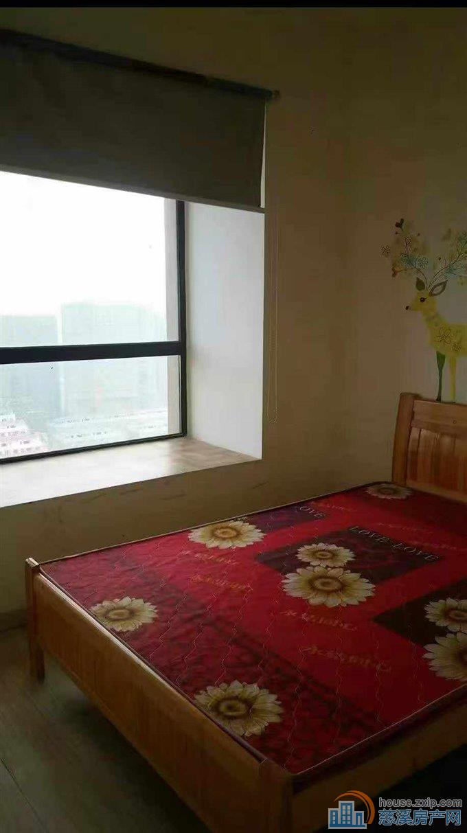 保利 三室 简装 2100元包物业