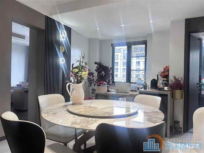 阅江府133平方豪装228万