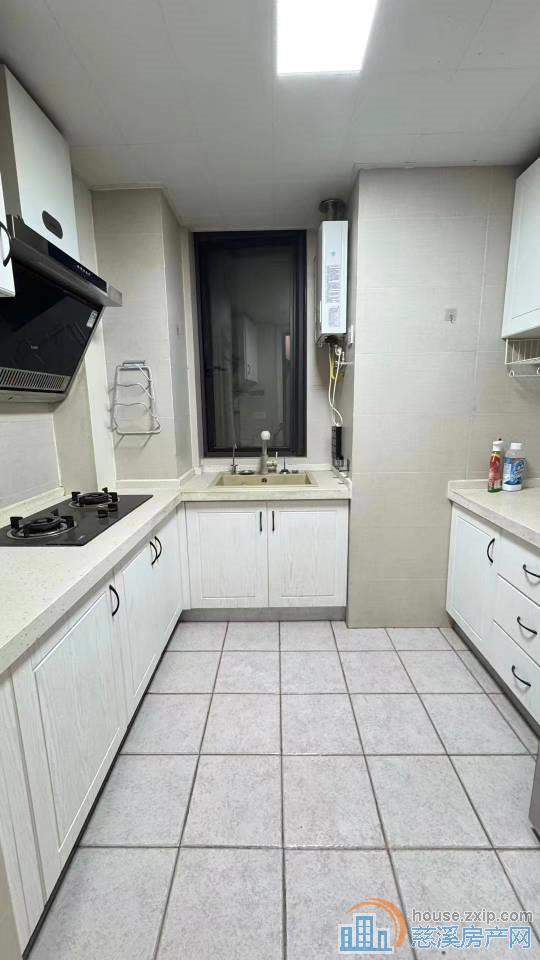 阳光城一期101平中间楼层朝南三间精装