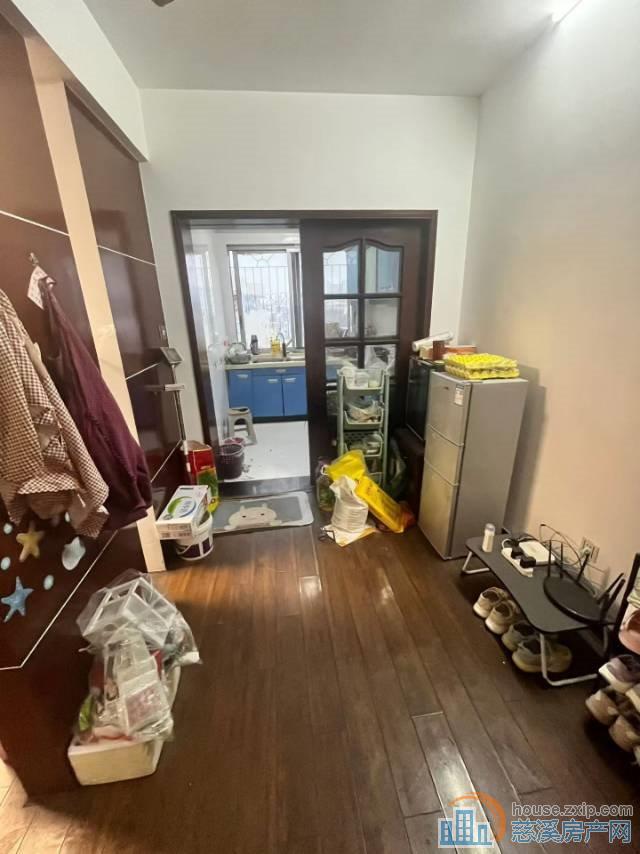 虞波西苑五楼面积120平70.8万简装