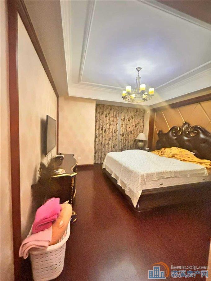 绿城慈园171平精装带超大露台360万