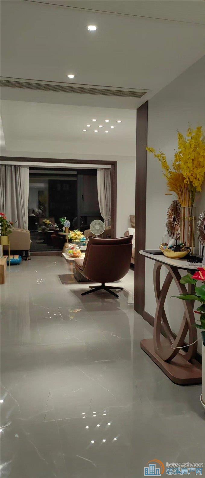 阅江府133平豪装采光没问题228万