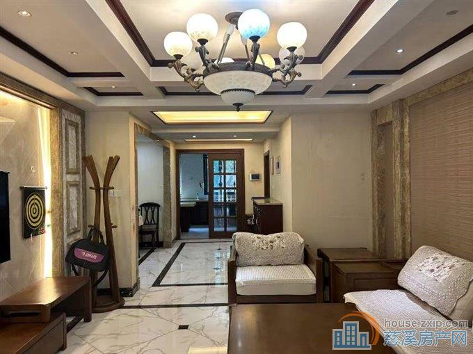 金色港湾130平三室两厅两卫精装可读书