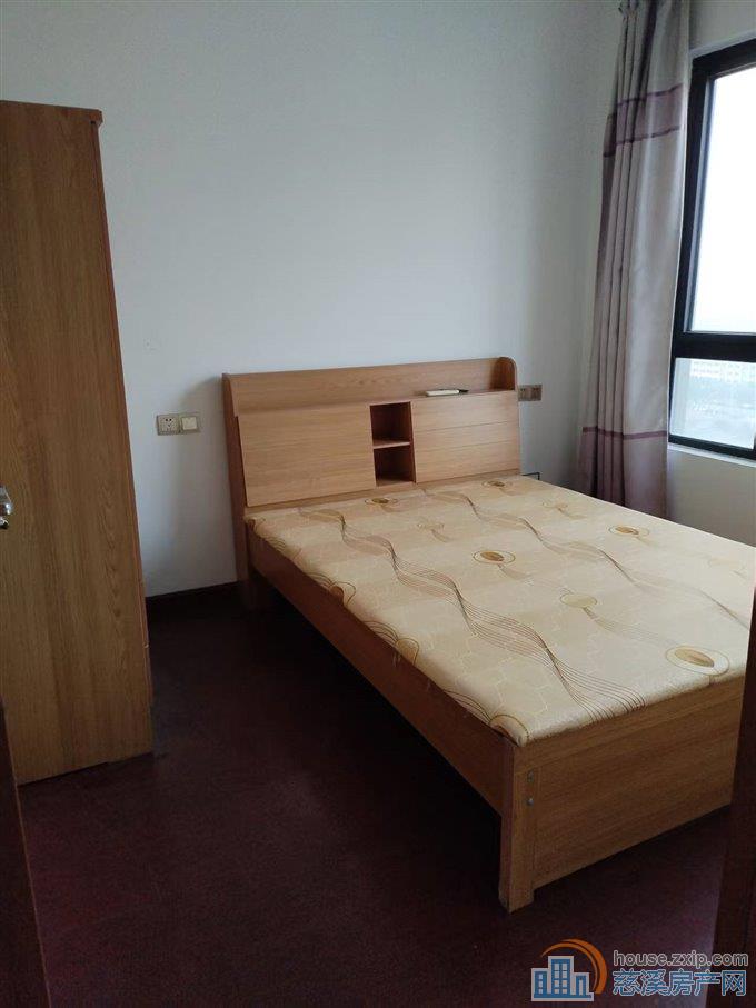 欢乐颂122平三室二厅2400元/月直接
