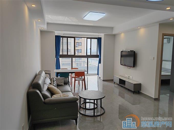 观湖佳苑  93平 两室2800/月