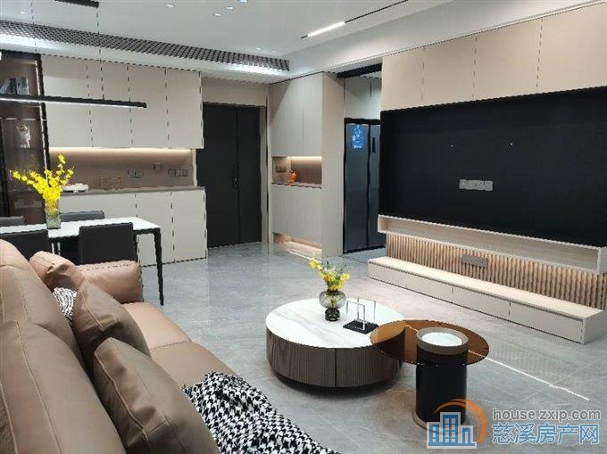 新潮塘南苑精装89平车位一间储藏室