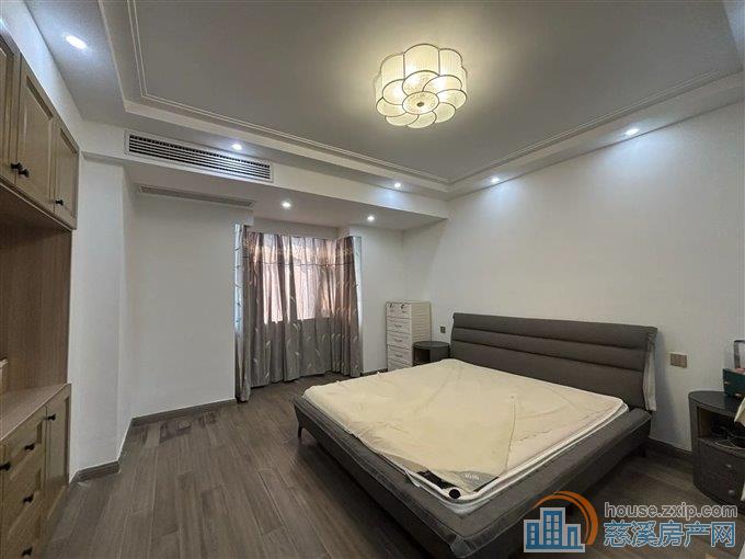 美华银桂苑137平158万送车位带露台