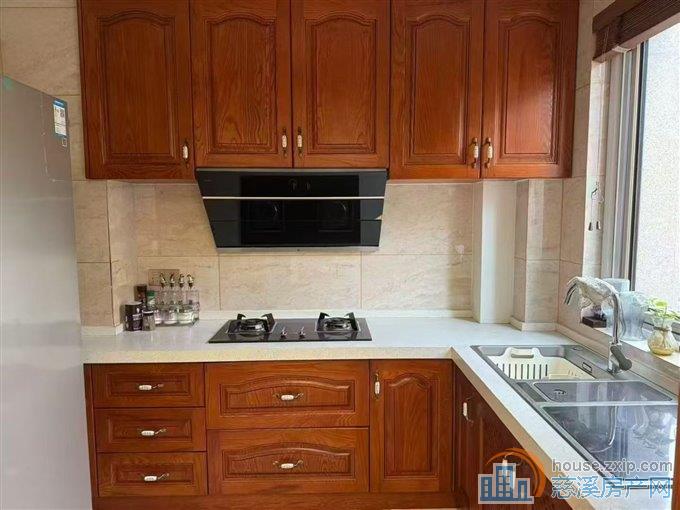 太子湾豪华装修带车位首次出租直接房源