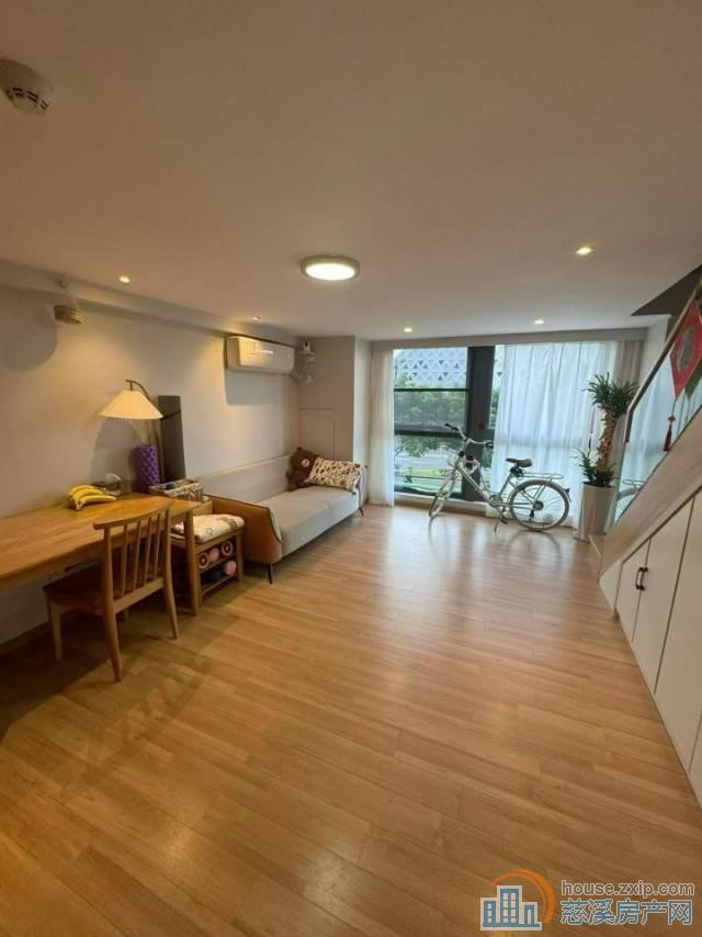 海铂中心53复53平2室56.8万车位