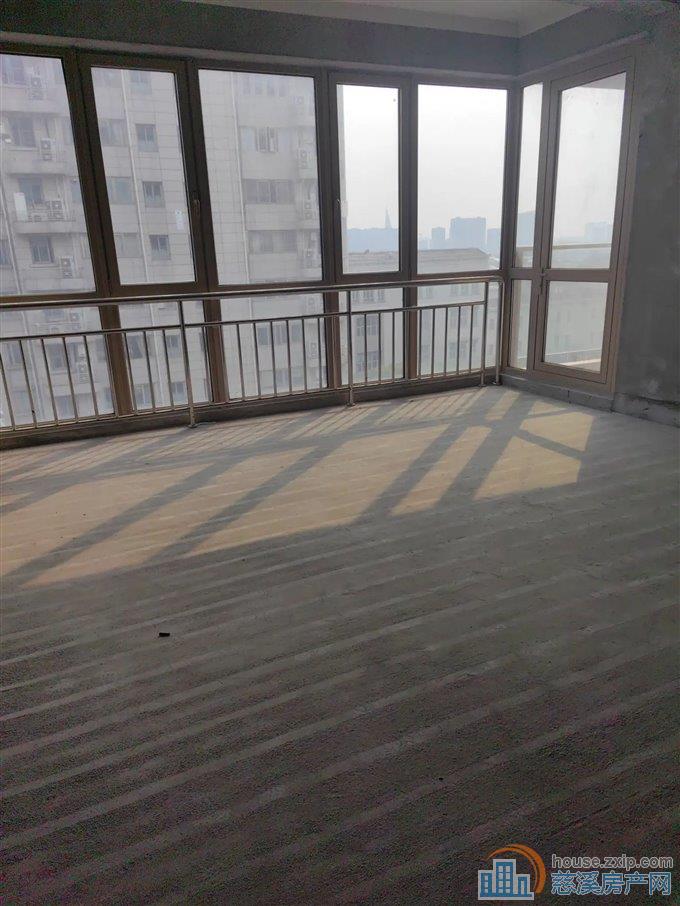 金水湾花园 毛坯140平方218万带车位