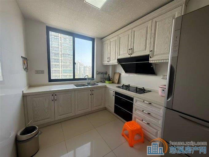 银桂苑130平精装满两年146.8万