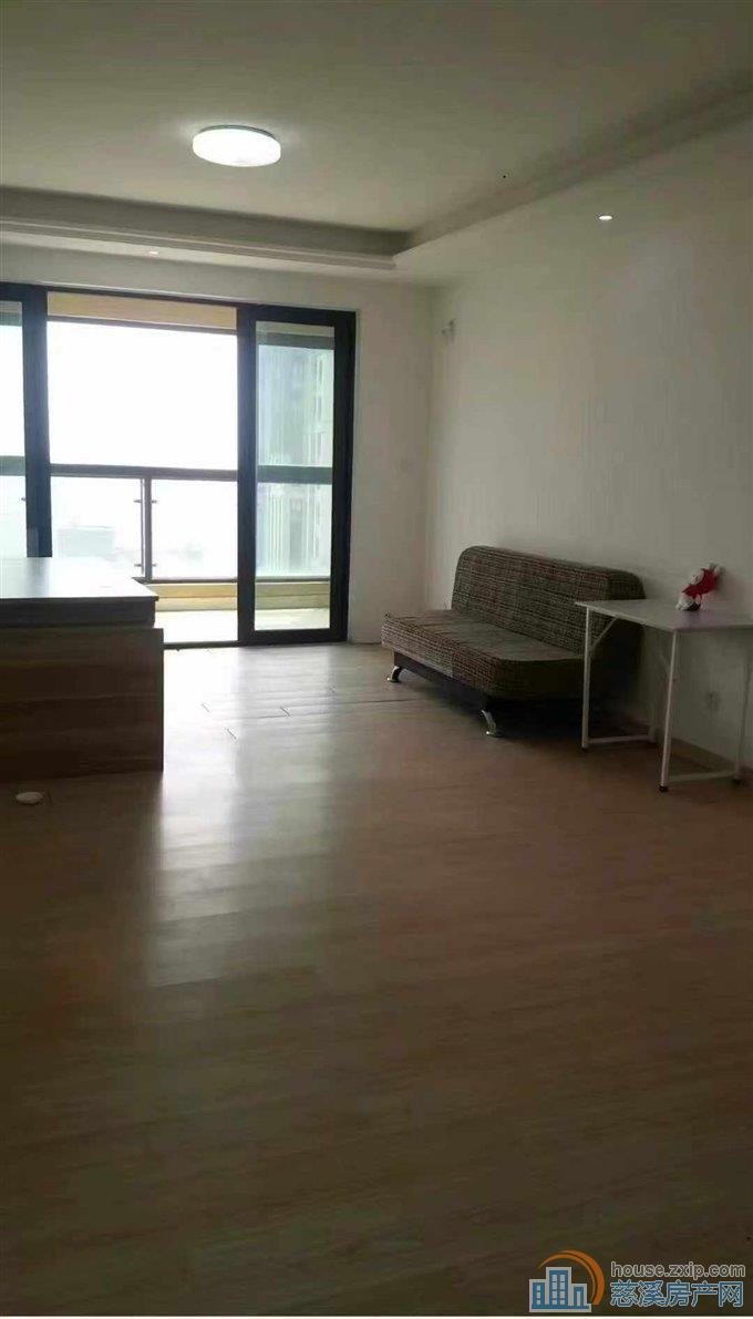 保利 三室 简装 2100元包物业