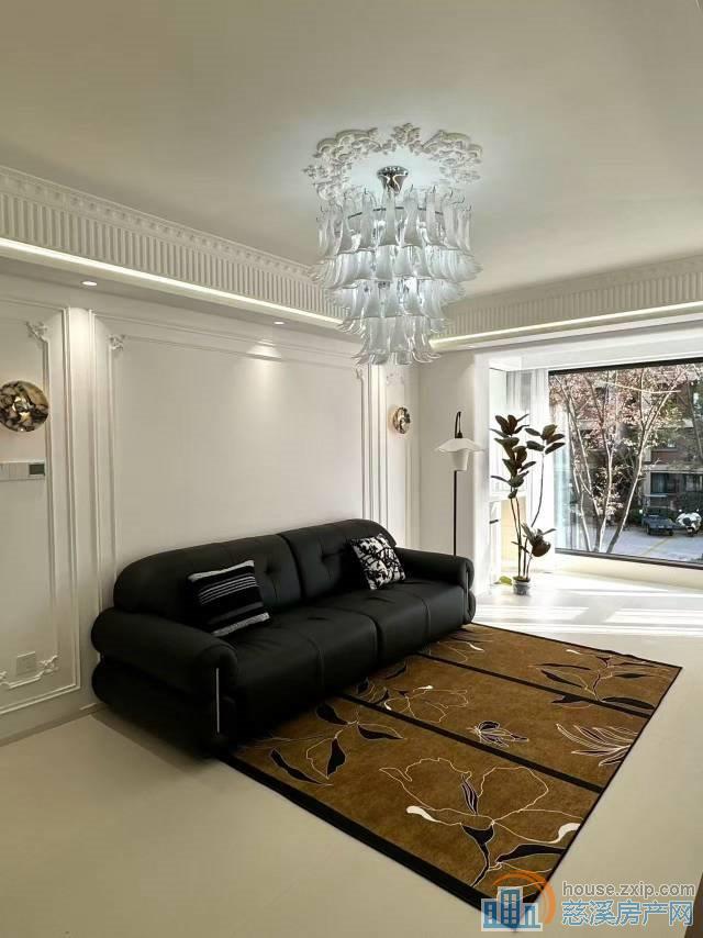 蔚蓝云图85平3室豪华装修110.6万