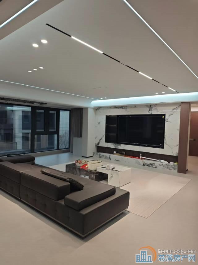 江樾潮启142平方洋房豪装290万满2年