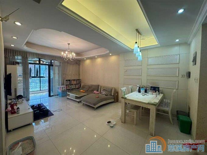 枫华富地90平车位储藏室走楼梯3楼精装