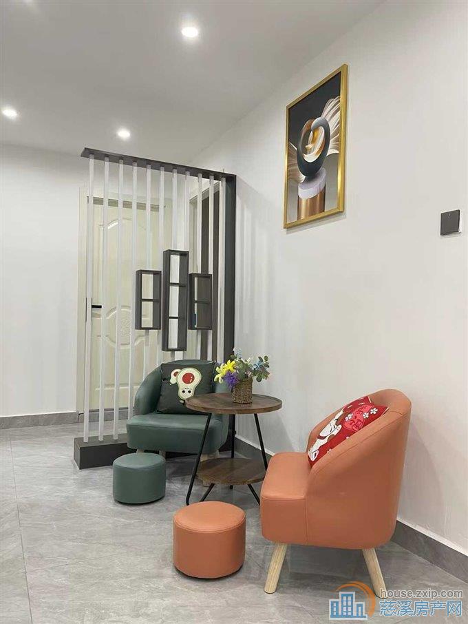 佳洲锦苑137平精装四室有车位3000元