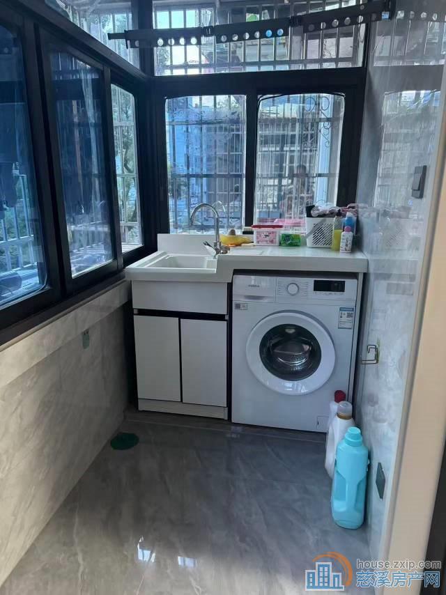 城东新村2楼精装64平架空层可读书