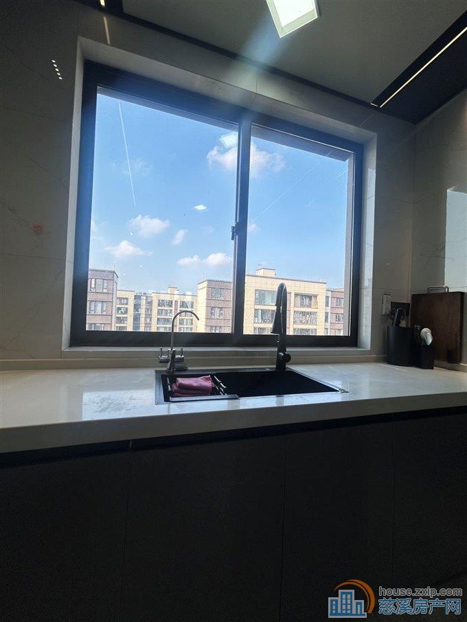 特价珑玥府楼顶楼家具家电齐