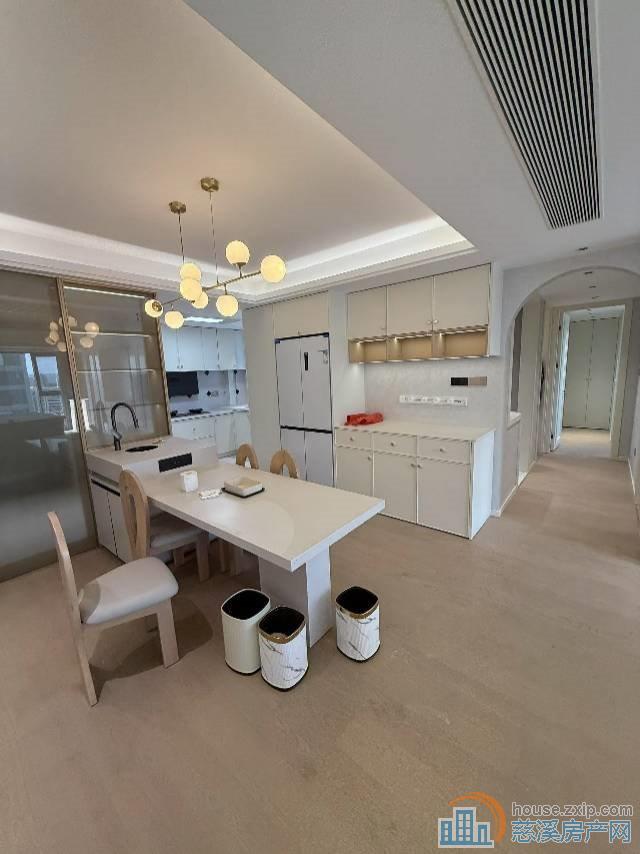 湖樾云著129平 全新豪华装修 从未入住