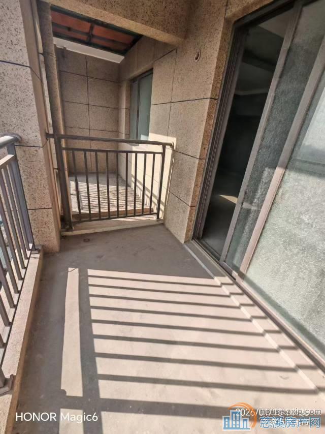 白金湾小区中高楼层佳176平163.8万