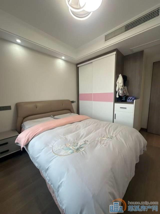 保利俯院江南中高层125平精装满2年