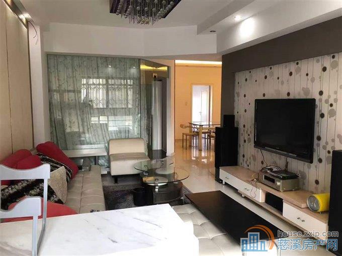 丽都苑精装三室二厅2800元/月