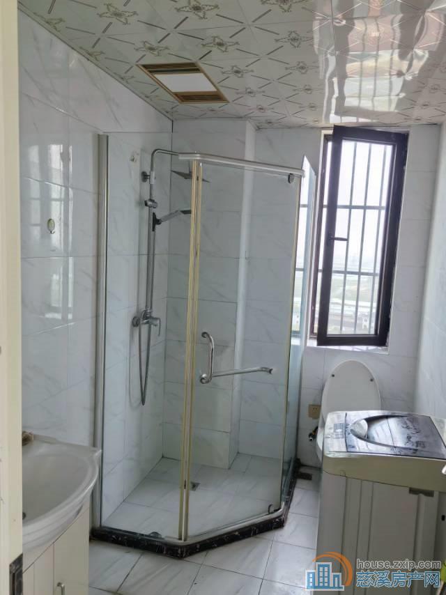 裕嘉小区 三室 2300元