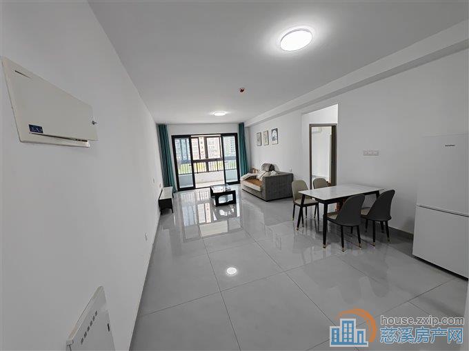 新河坊旁紫阙台三室  3500/月